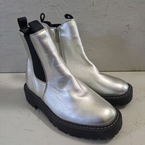 Sam Edelman Girls Size 4 Laguna Mini Boots Soft Silver Leather zip up boots